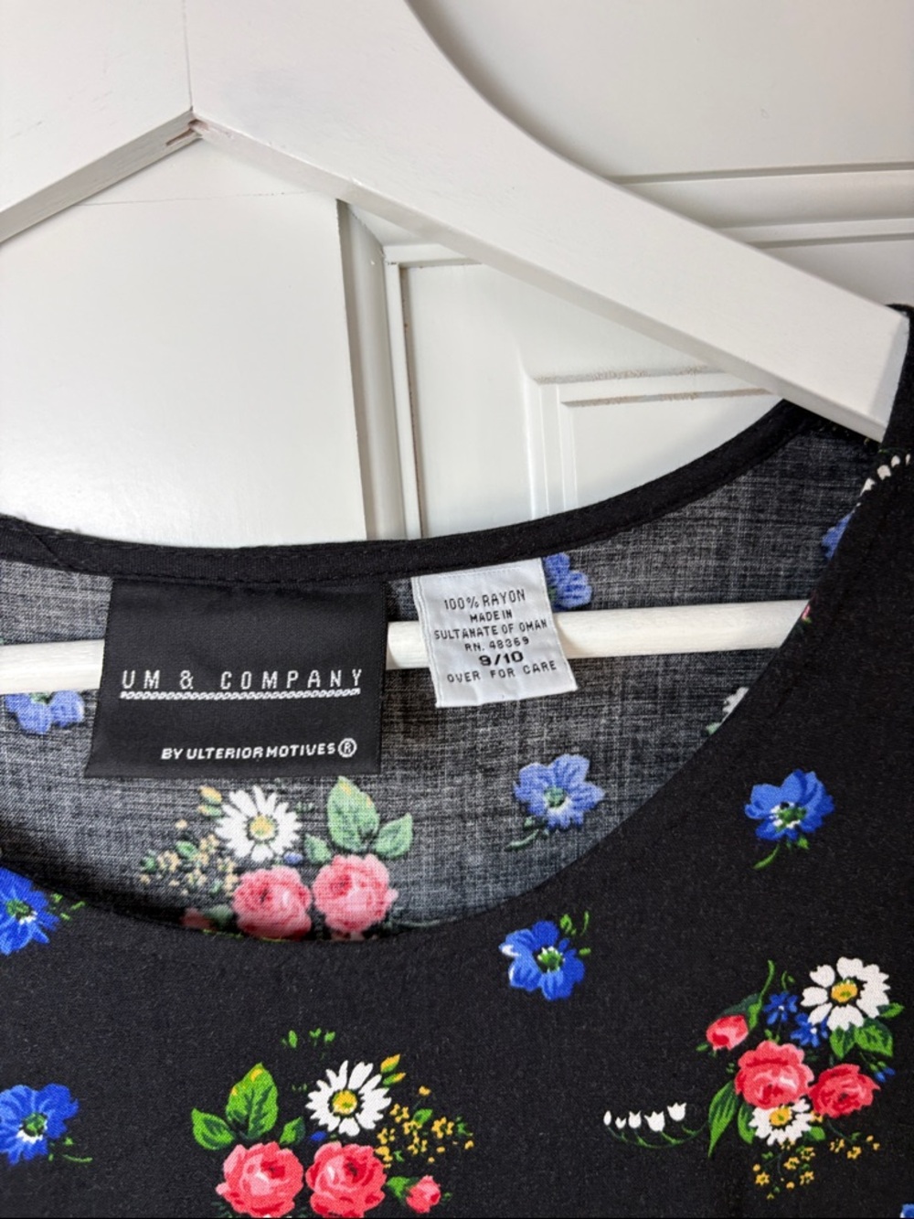 Vintage UM & Company Black Floral Short-Sleeve Swing Dress Medium size 9 10 - Picture 2 of 5